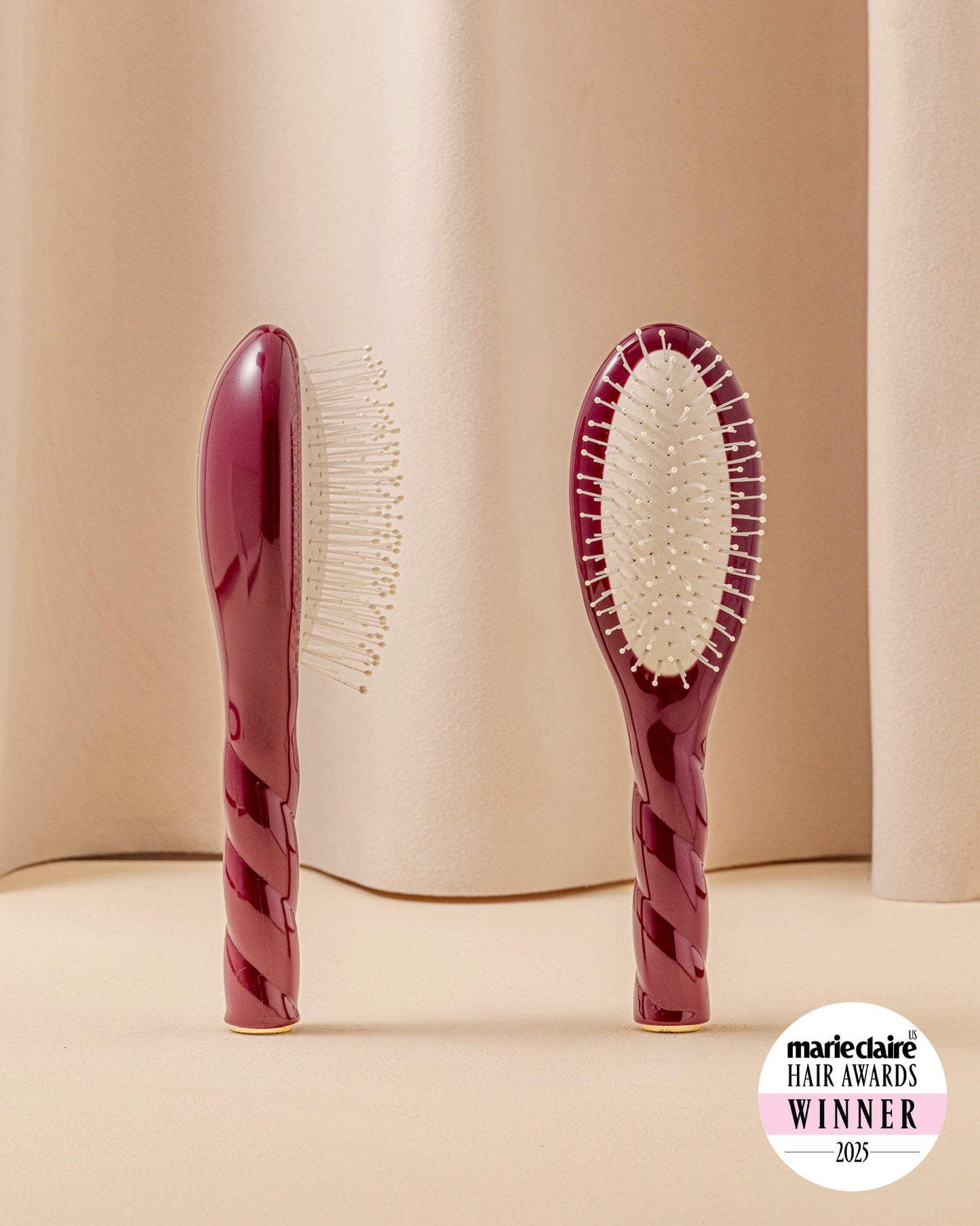 N.04 The Small Massaging Detangling Hair Brush The Miracle Cherry Red 