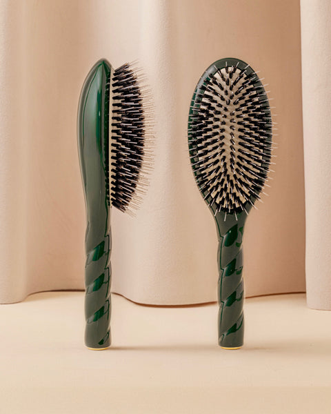 N.02 Care & Detangling The Essential Brush Emerald Green - Image 1