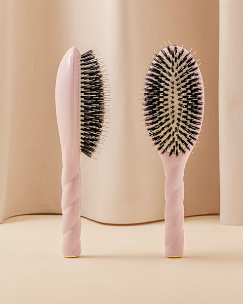 N.02 The Care & Detangling Hair Brush THE ESSENTIAL Pink - Image 1
