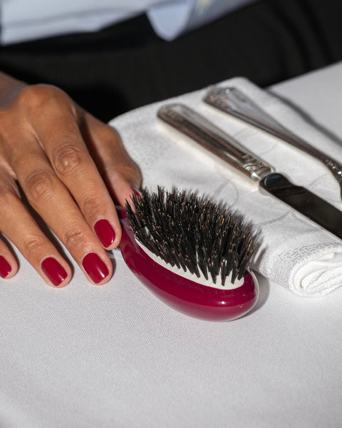 N.01 The Small Shine & Care Hair Brush THE UNIVERSAL Cherry Red - Image 2
