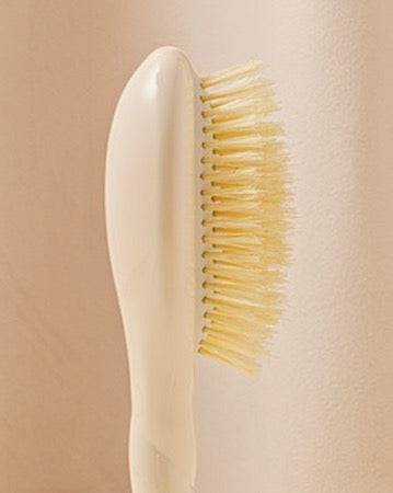 N.06 The Baby Hair Brush MY FIRST BRUSH Creamy White - Image 3