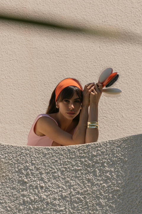 Limited Edition N.03 The Sensitive Scalp Brush the Essential Softness Orange Seventies - Image 2