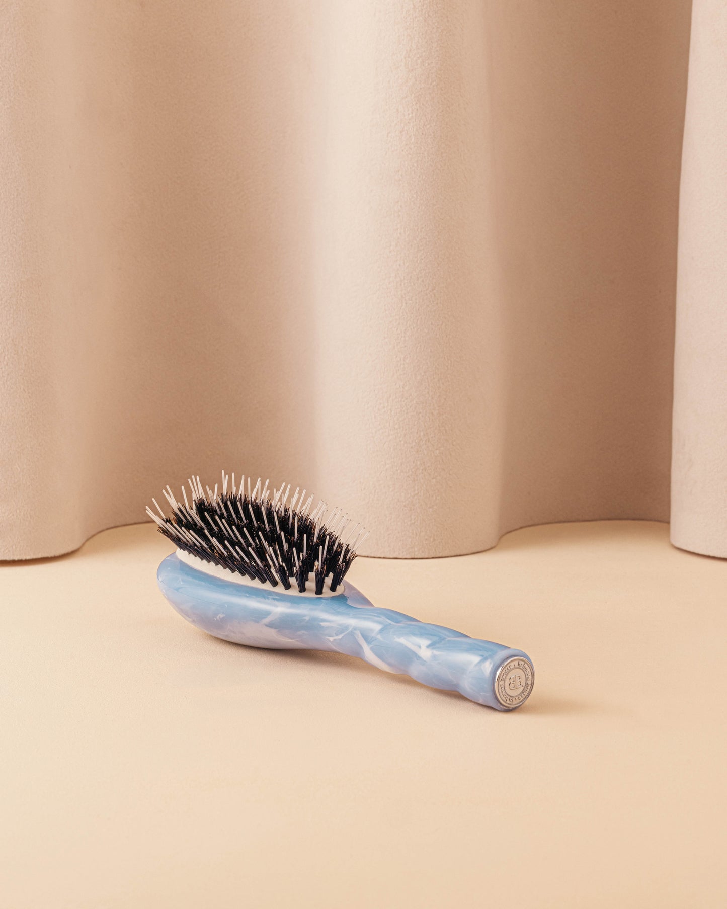 Roseanna x La Bonne Brosse N.02 La Piccola Spazzola Districante e Trattante L’Indispensabile Tie & Dye Blu