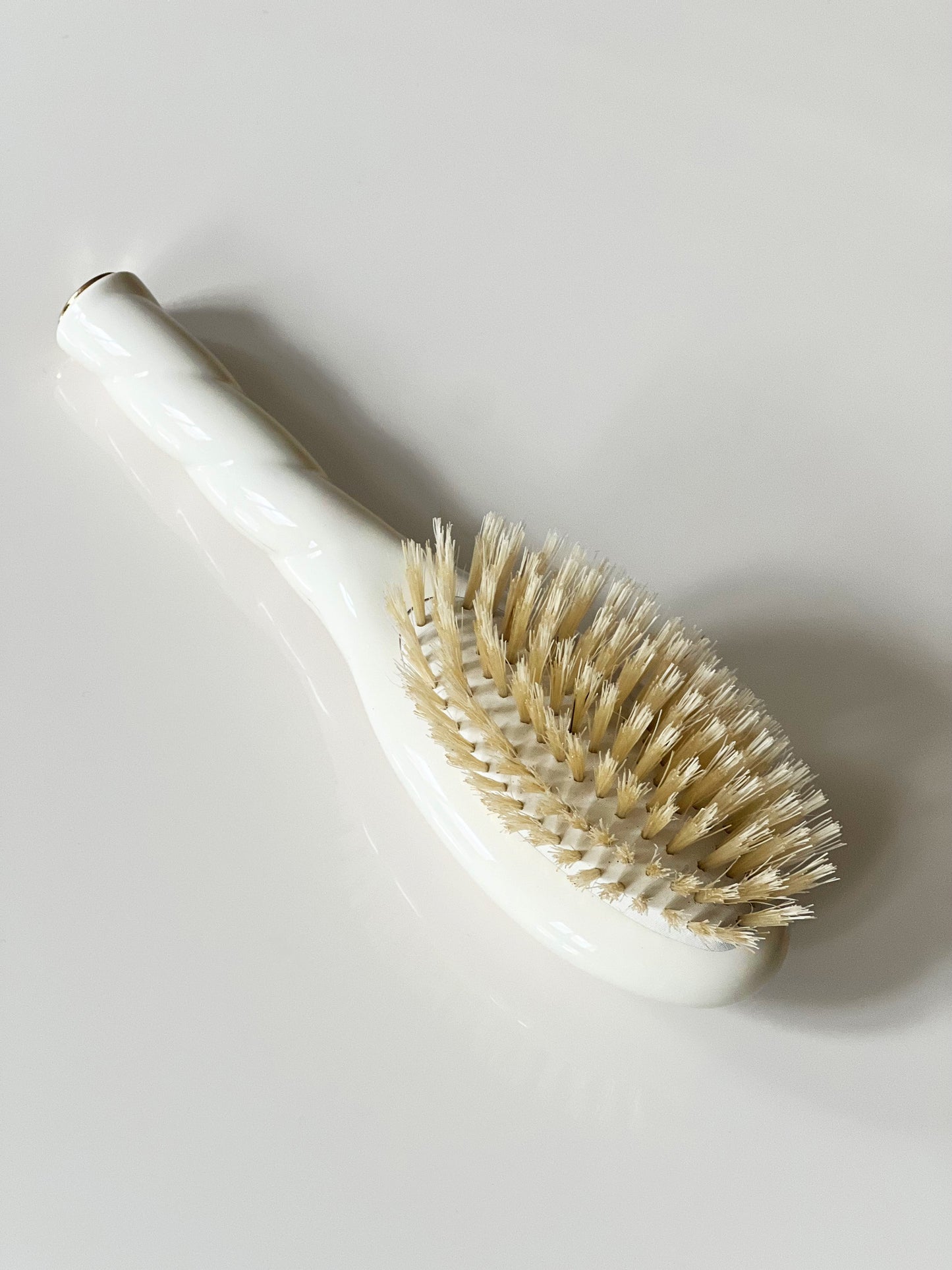 N.06 La brosse bébé MA PREMIÈRE BROSSE Blanc Crème