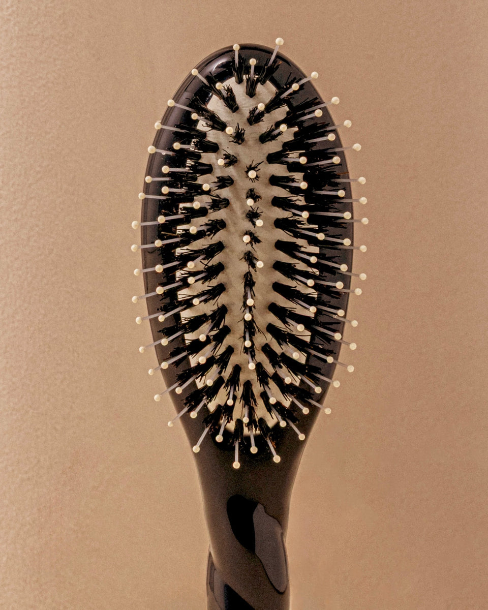 Black Édition N.03 El Pequeño Cepillo para Cuero Cabelludo Sensible El Indispensable Suavidad