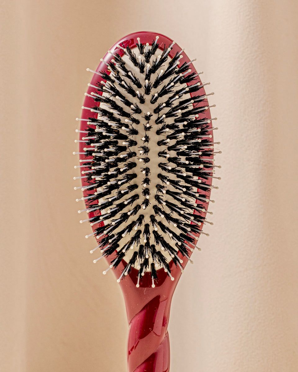 N.03 The Gentle Scalp Care Hair Brush The Essential Softness Cherry Red