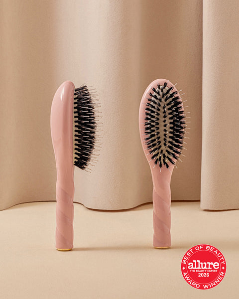 N.02 The Small Care & Detangling HairBrush The Essential Powder Pink  - Image 1
