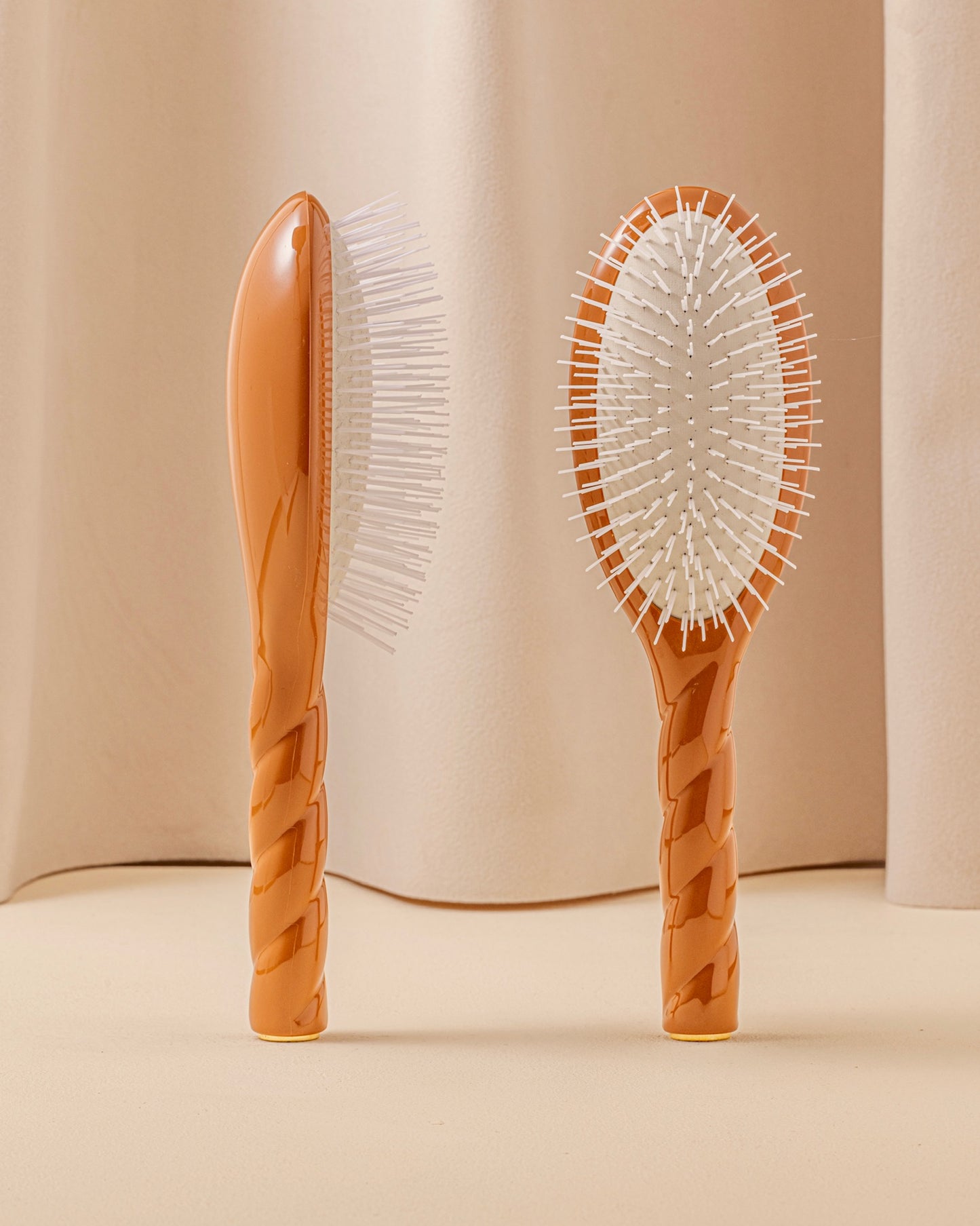 N.07 The Stimulating & Detangling Hair Brush THE INTENSE Terracotta