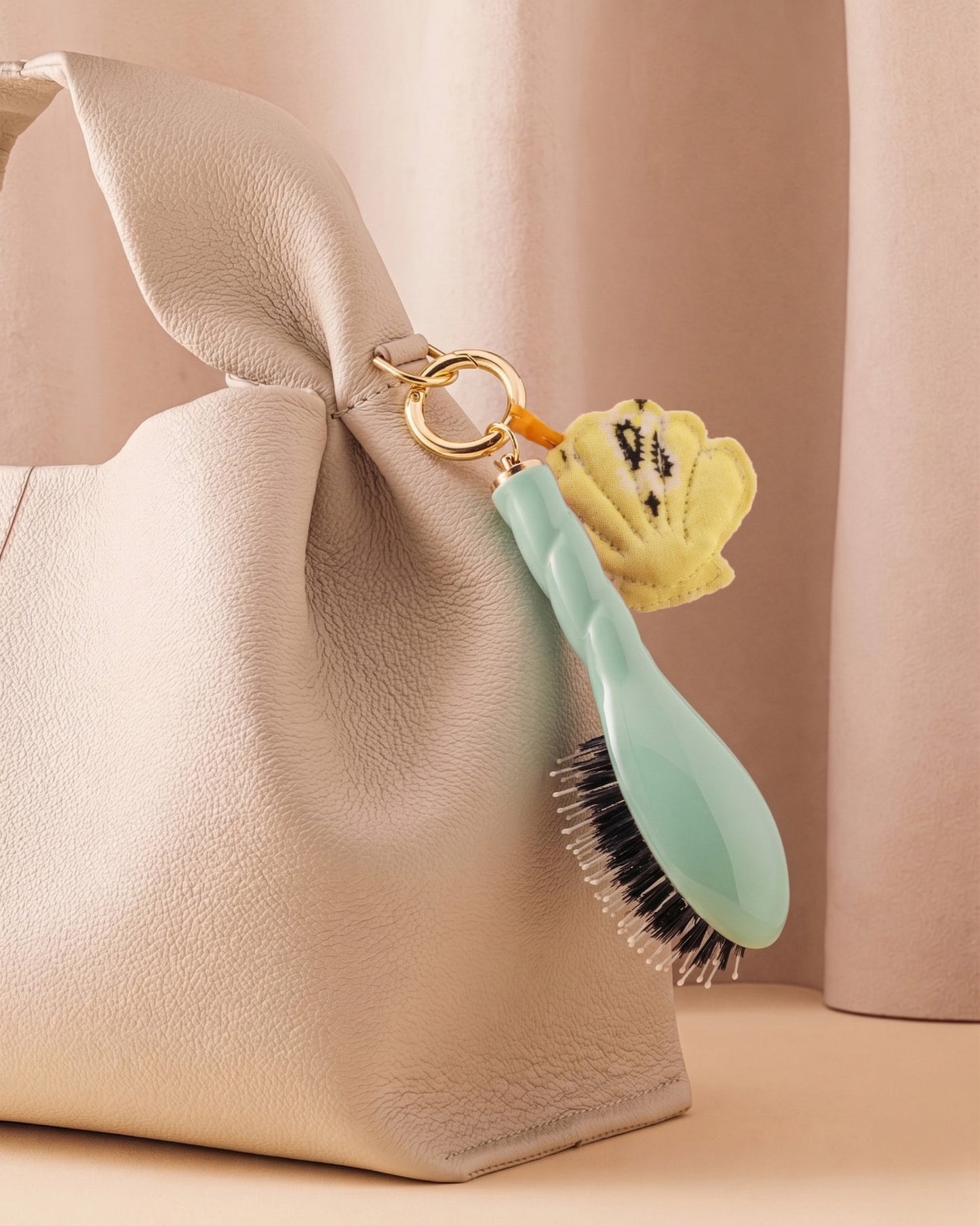 Call It By Your Name x La Bonne Brosse Duo : Micro Brush N.03 Lagoon Blue and its Charm