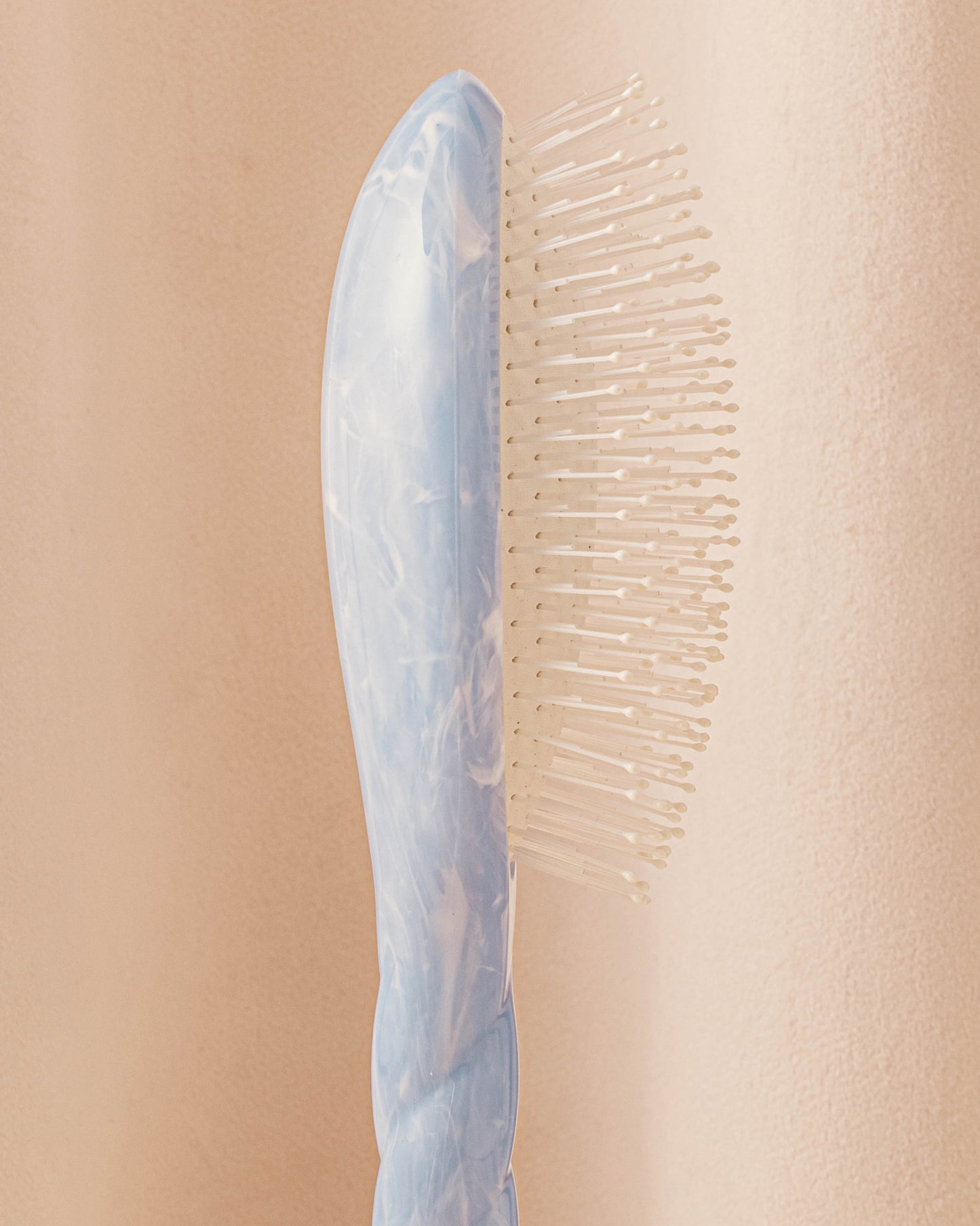 Roseanna x La Bonne Brosse N.04 El Cepillo Desenredante y Masajeador La Miracle Tie & Dye Azul
