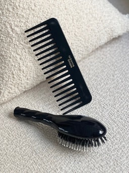 Black Édition The Large Detangling Comb in Acetate - Image 2
