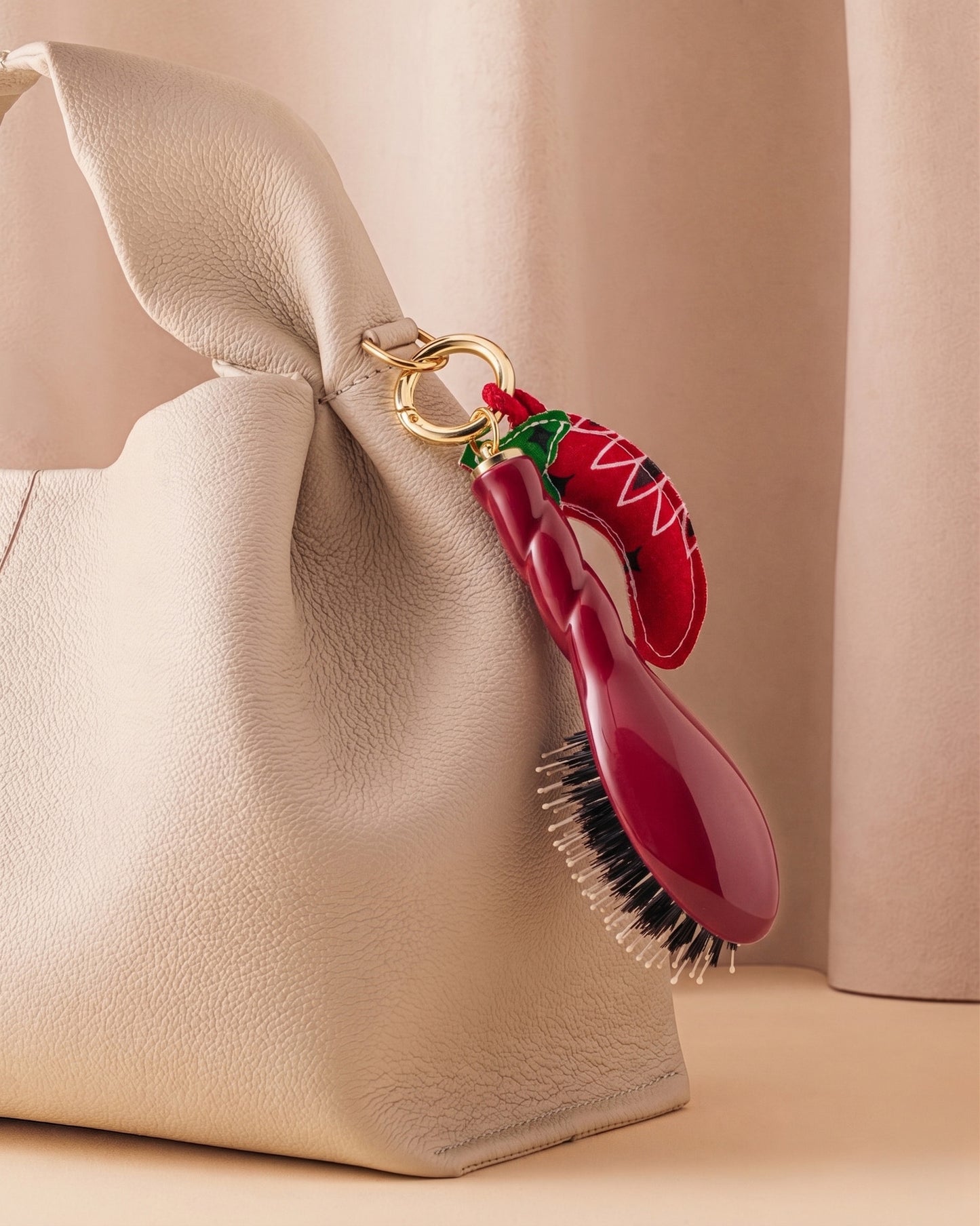 Call It By Your Name x La Bonne Brosse Duo: Micro Brush N.03 Cherry Red and its Charm