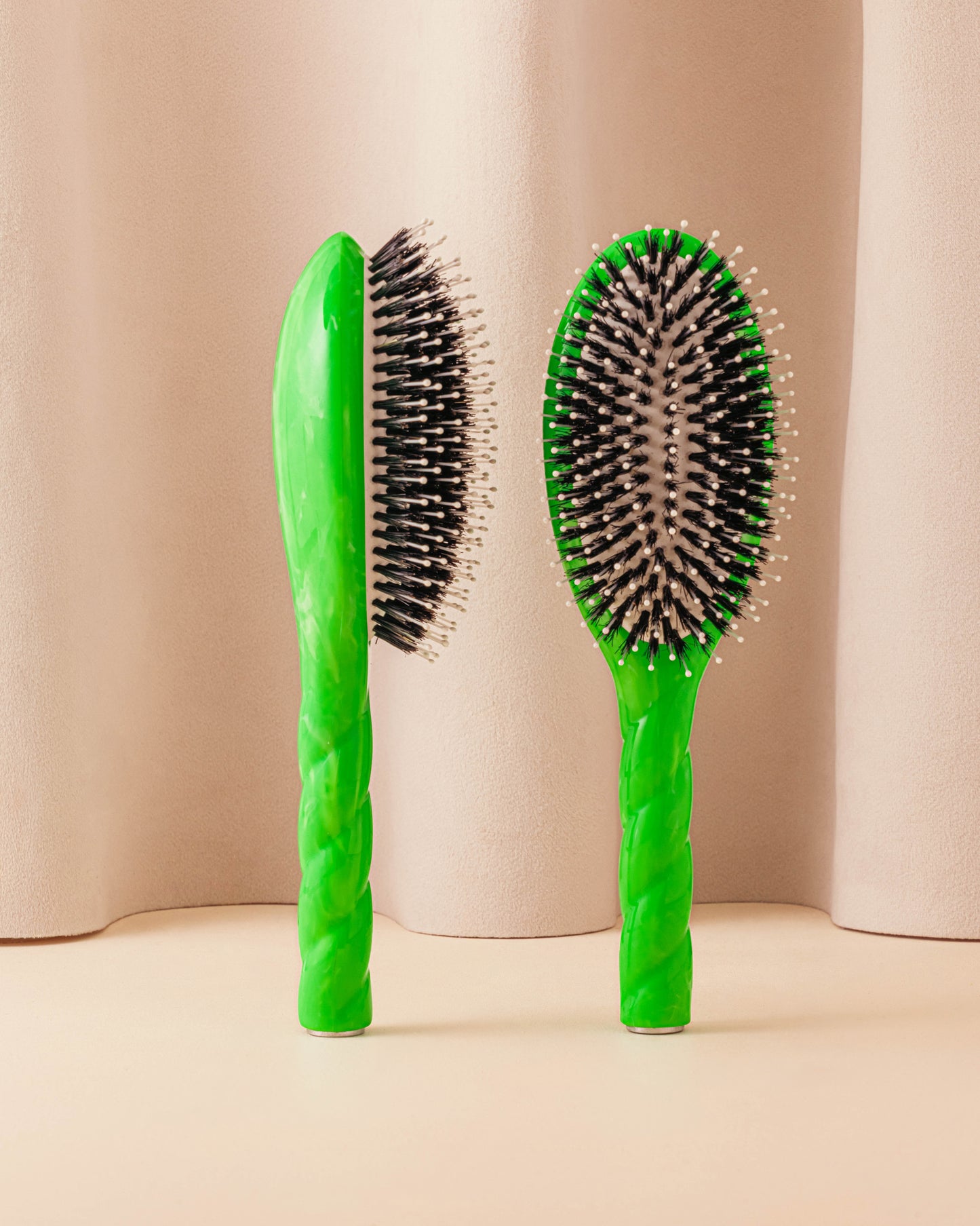 Roseanna x La Bonne Brosse N.03 The Sensitive Scalp Hairbrush The Gentle Essential Green Tie & Dye