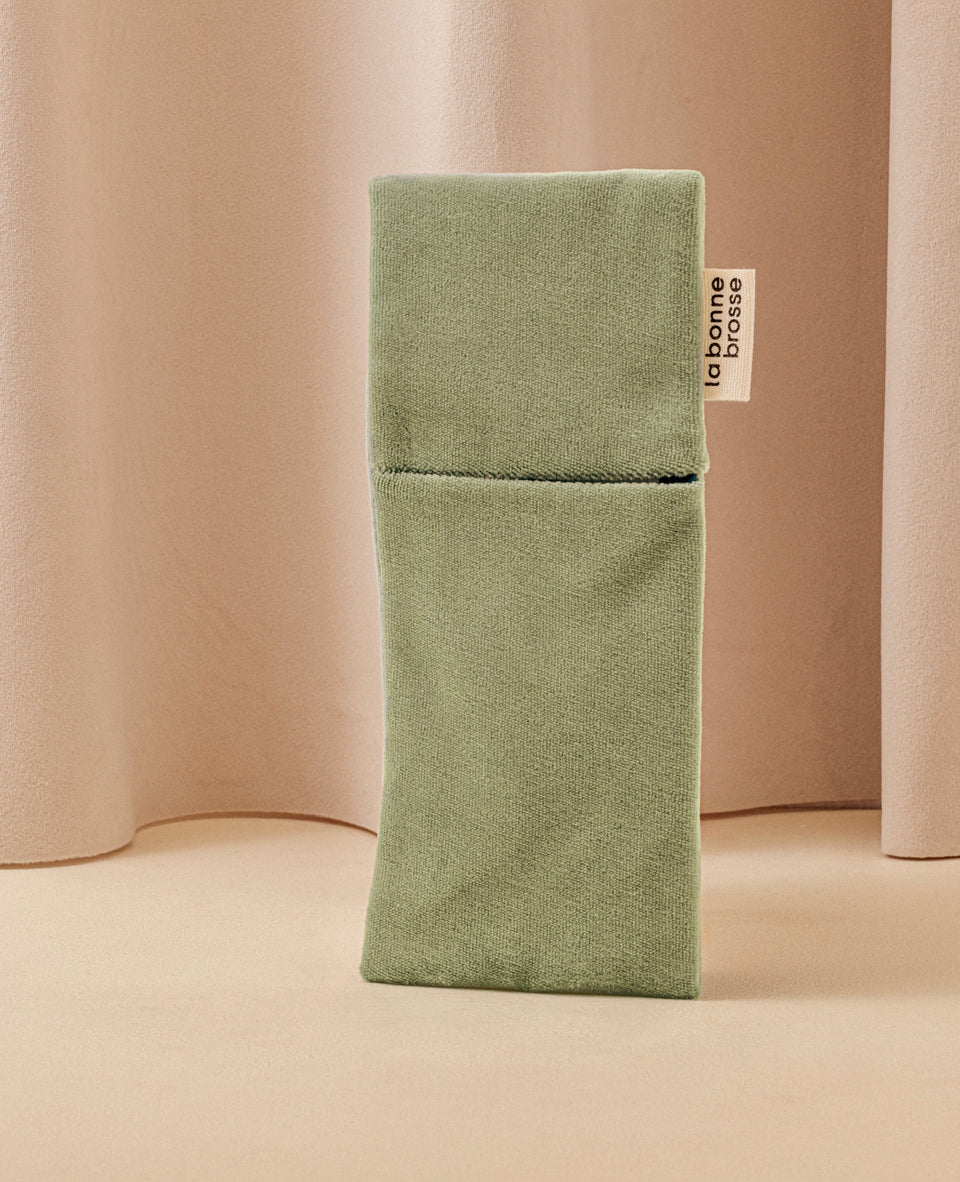 La Pochette "Petite Brosse" Vert Amande