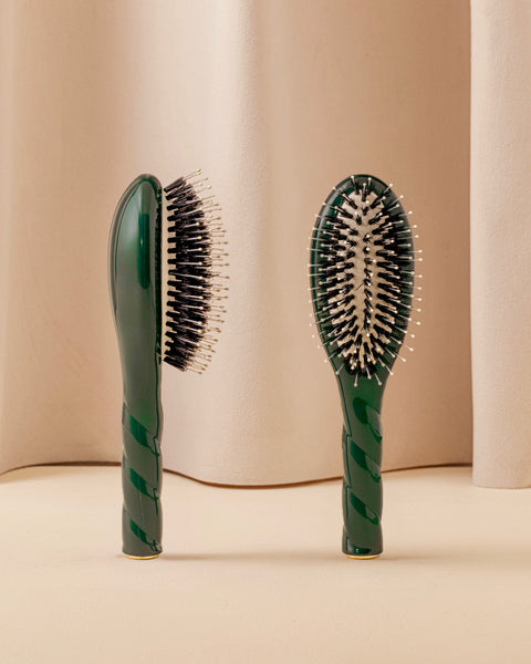 N.03 The Small Gentle Scalp Care The Essential Softness Brush Emerald Green - Image 1