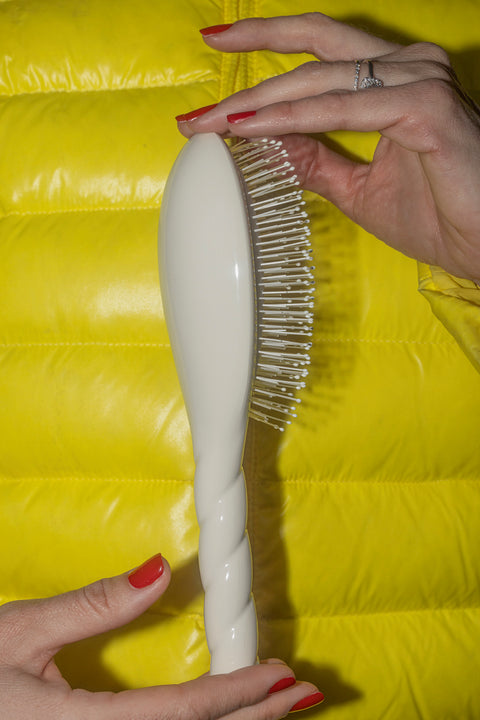 N.04 The Massaging Detangling Hair Brush The Miracle Creamy White - Image 2