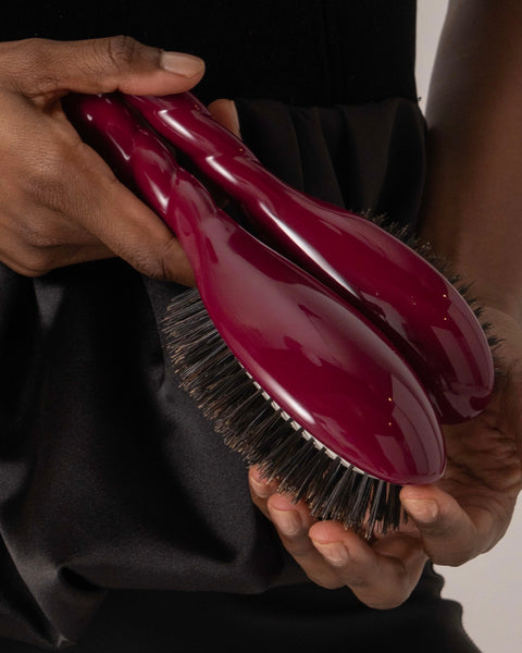 N.01 The Shine & Care Hair Brush THE UNIVERSAL Cherry Red - Image 2