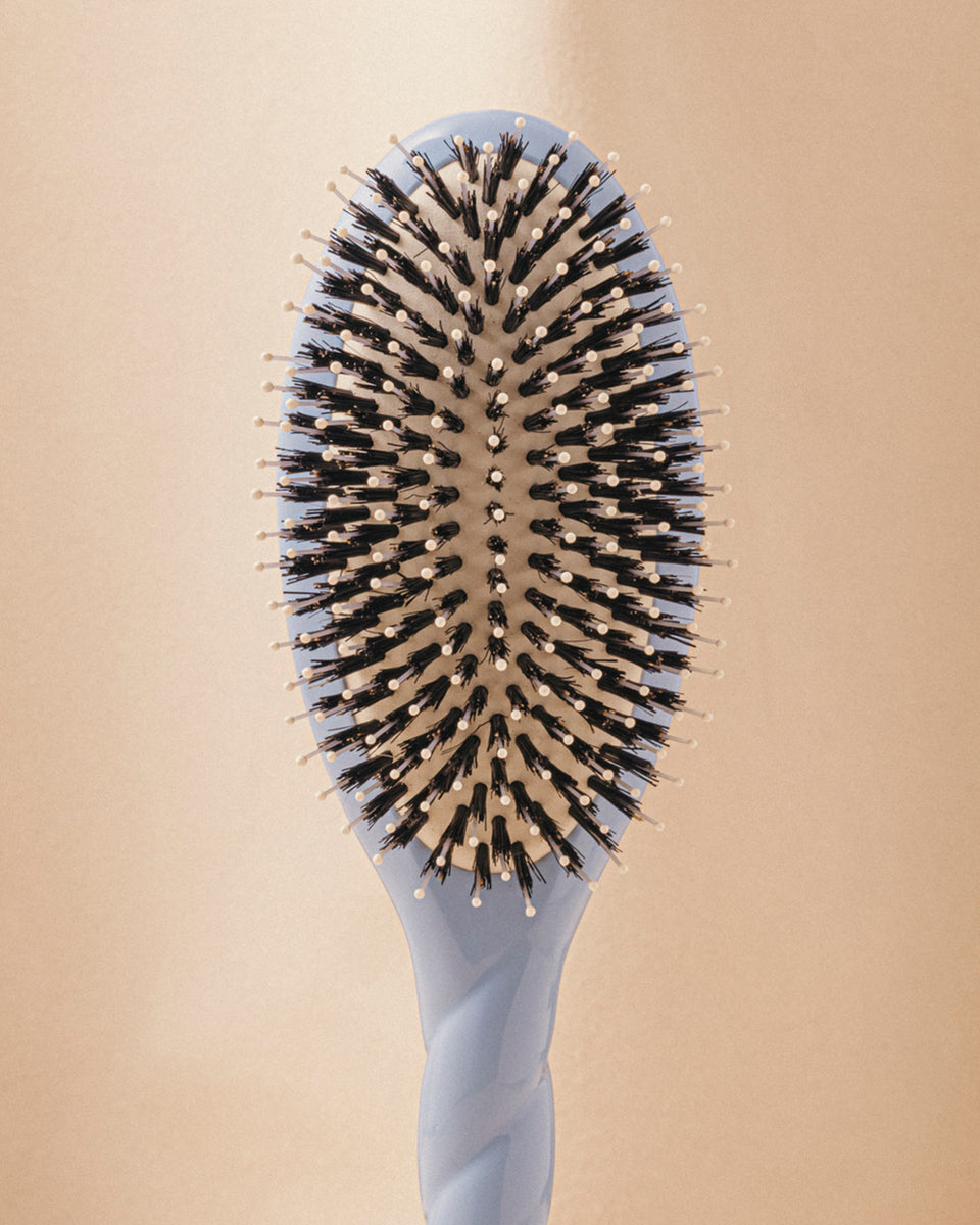 N.03 La Brosse Cuir Chevelu Sensible l'Indispensable Douceur Bleu Ciel