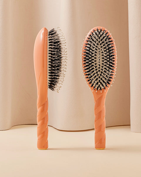 N.03 The Gentle Scalp Care Hair Brush THE ESSENTIAL SOFTNESS Coral - Image 1