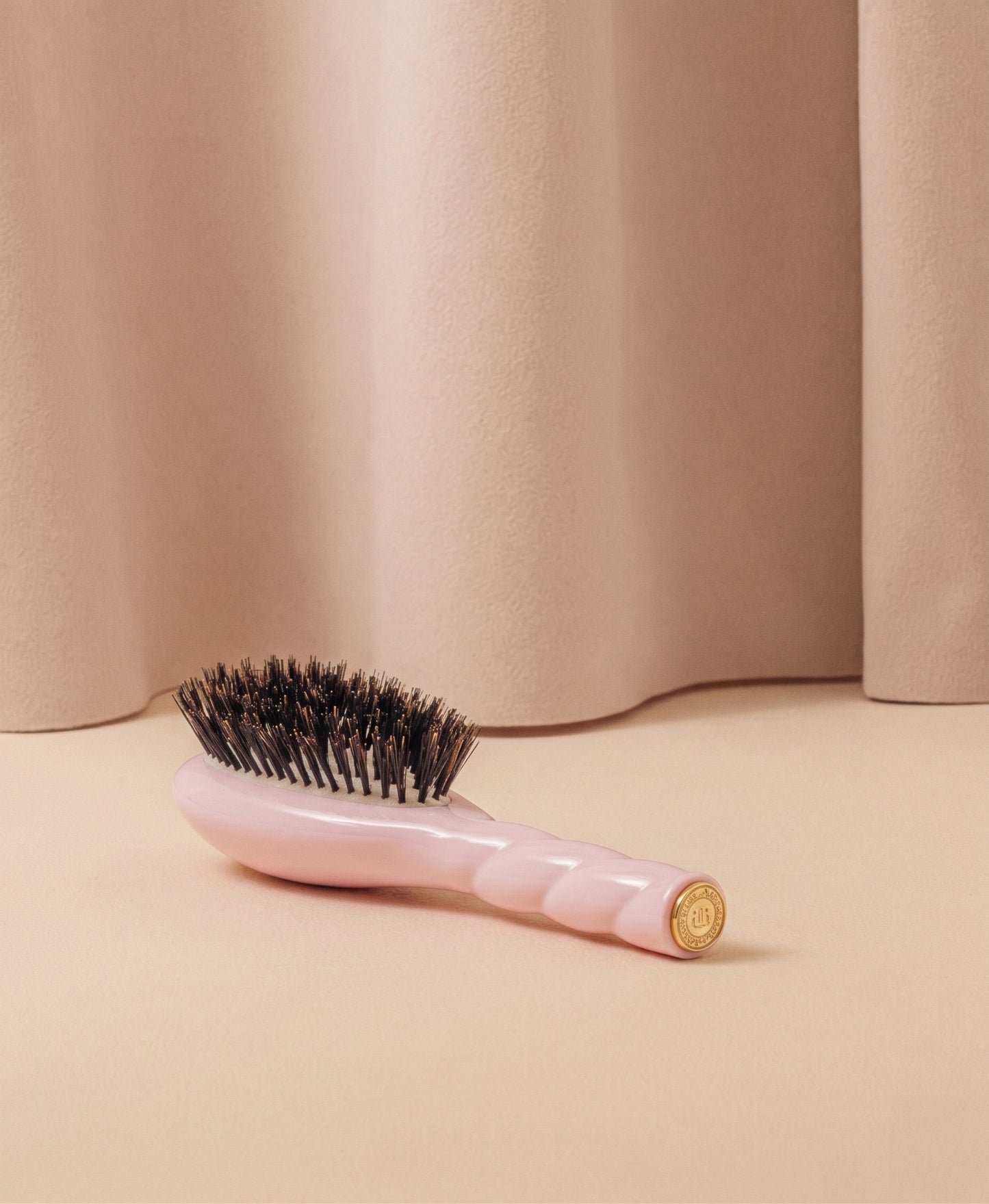 N.01 The Small Shine & Care HairBrush The Universal Pink