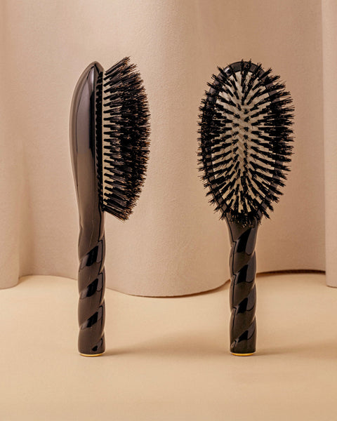 Black Edition N.01 El Cepillo de Brillo y Cuidado La Universal
 - Image 1