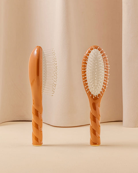 N.04 The Small Massaging Detangling Hair Brush THE MIRACLE Terracotta  - Image 1