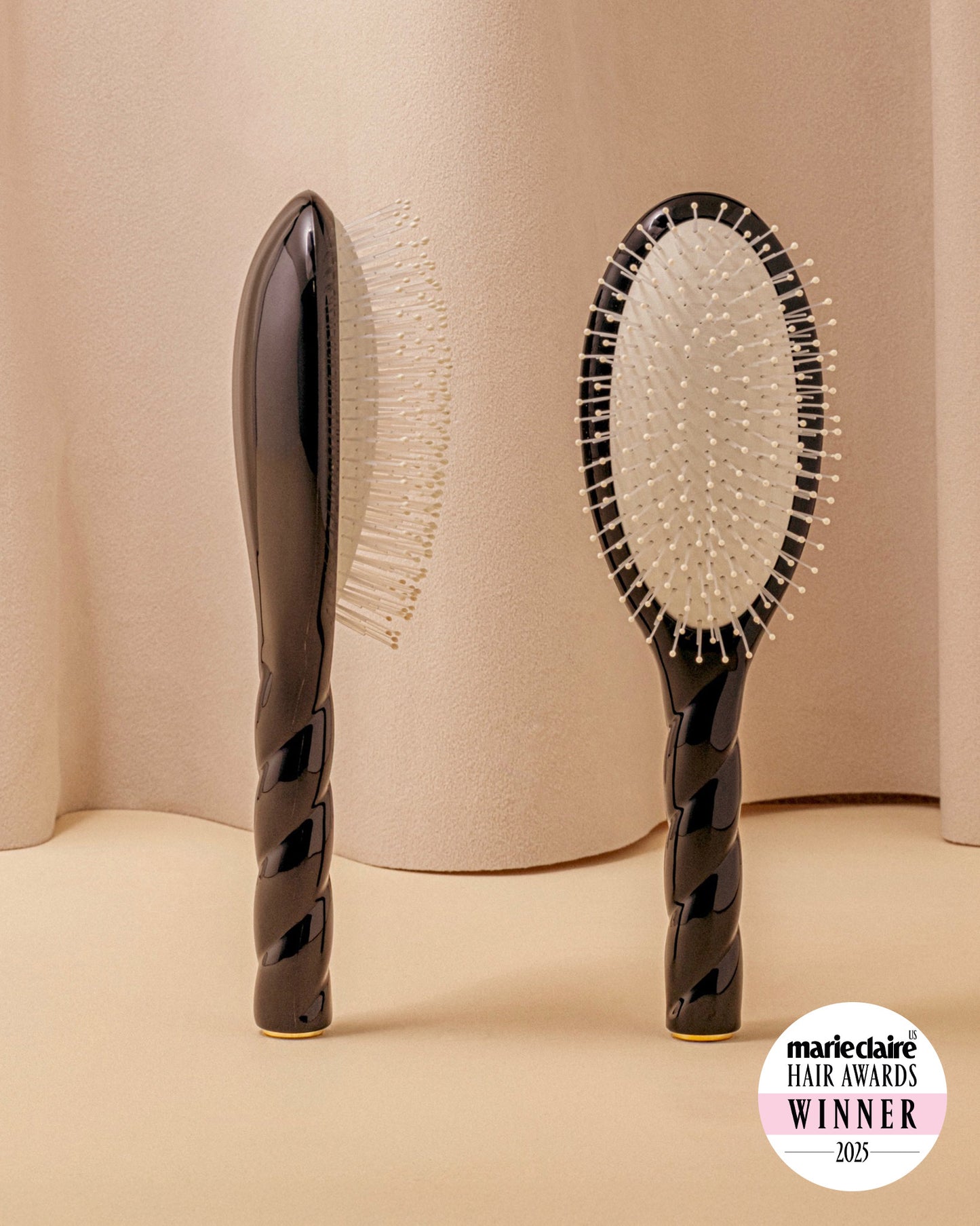 Black Edition N.04 El Cepillo Desenredante y Masajeador La Miracle