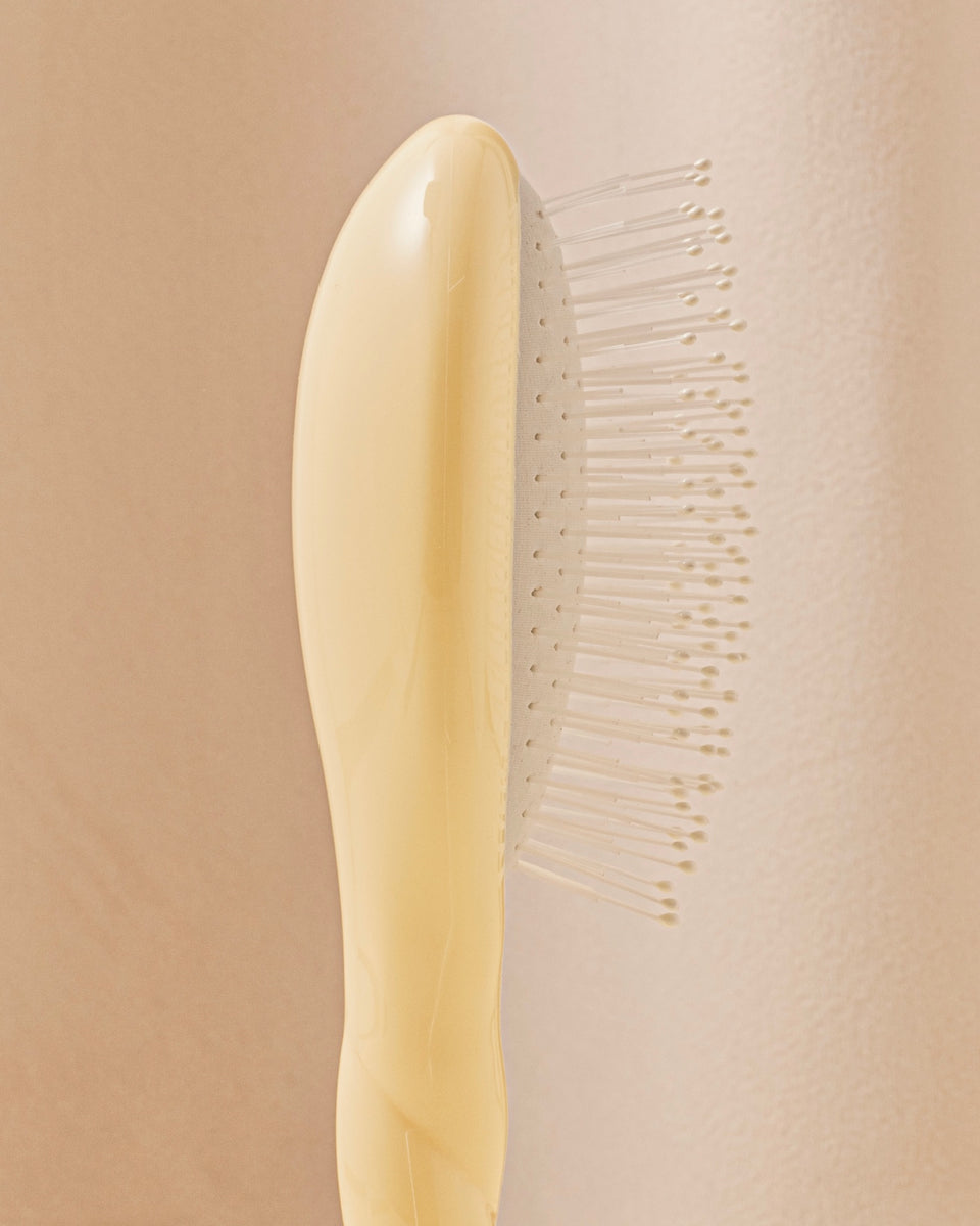 N.04 The Small Massaging Detangling Hair Brush The Miracle Ivory Cair