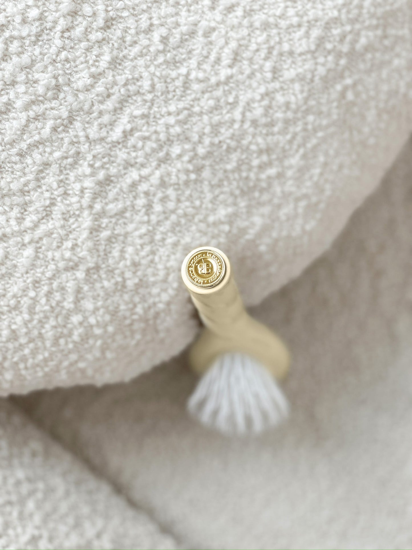 N.07 The Small Stimulating & Detangling Hair Brush THE INTENSE Creamy White