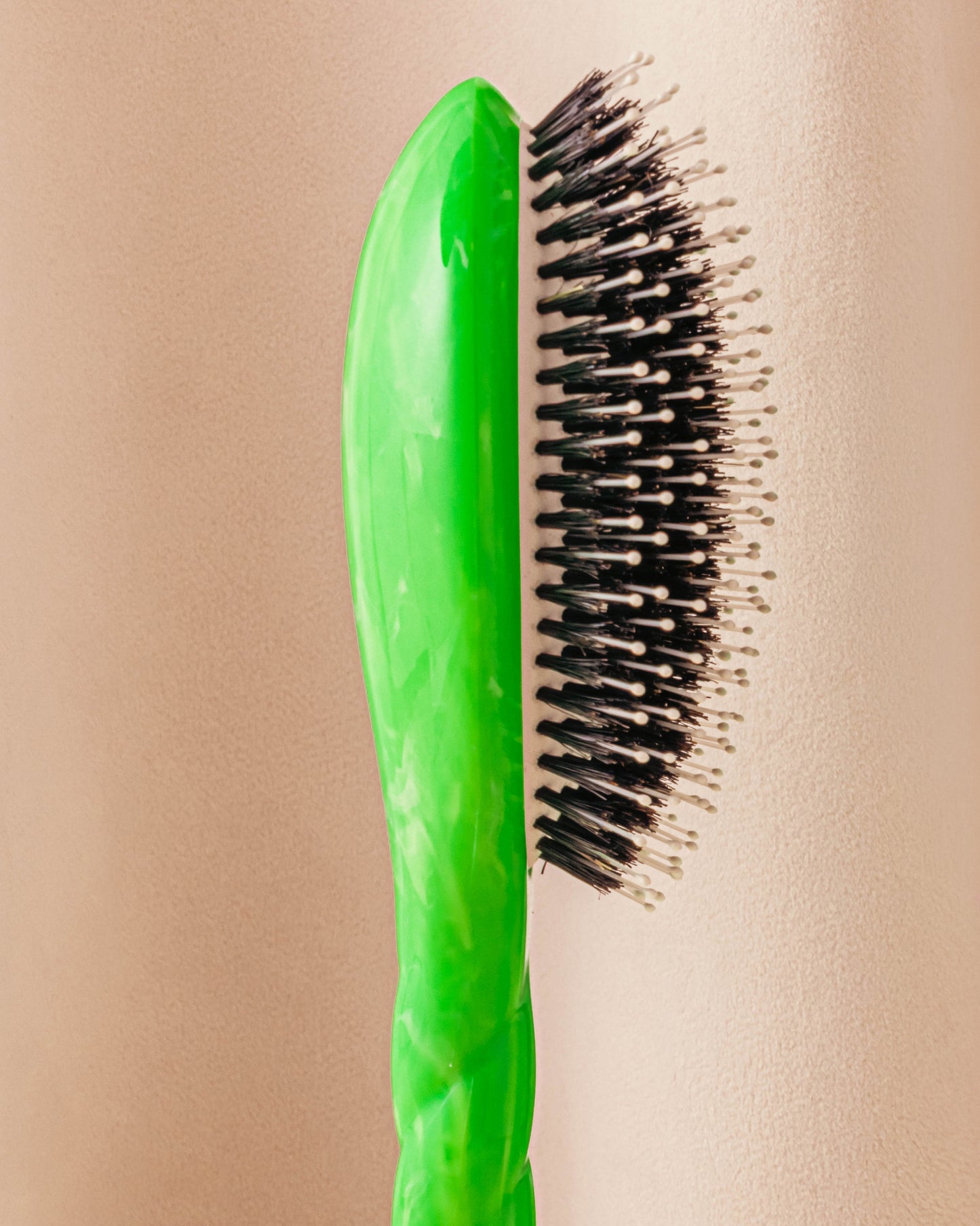 Roseanna x La Bonne Brosse N.03 The Sensitive Scalp Hairbrush The Gentle Essential Green Tie & Dye