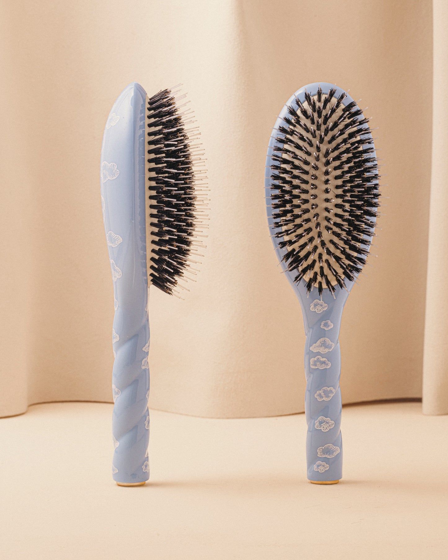 Duo: La Bonne Brosse and its Limited Edition Cloud Pouch