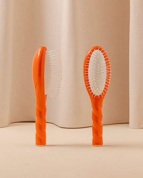 Limited Edition N.04 The Little Detangling & Massaging Brush La Miracle Orange Seventies - Image 1