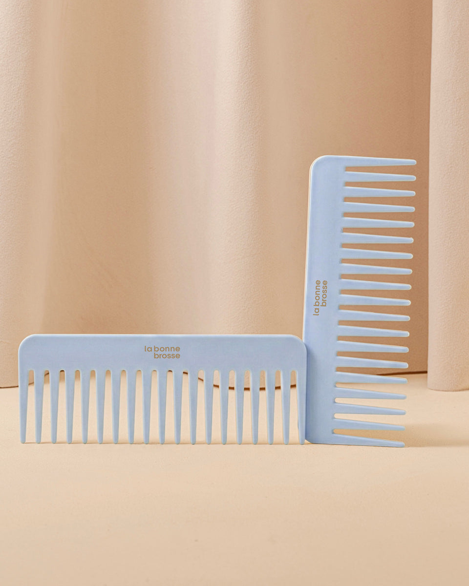 Le Peigne Large Démêlant en Acétate Bleu Ciel