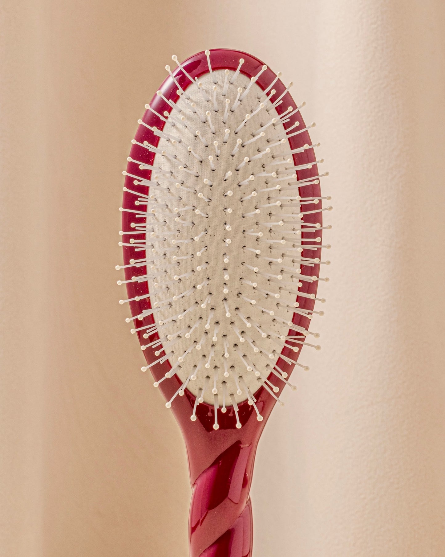 N.04 The Massaging Detangling Hair Brush THE MIRACLE Cherry Red