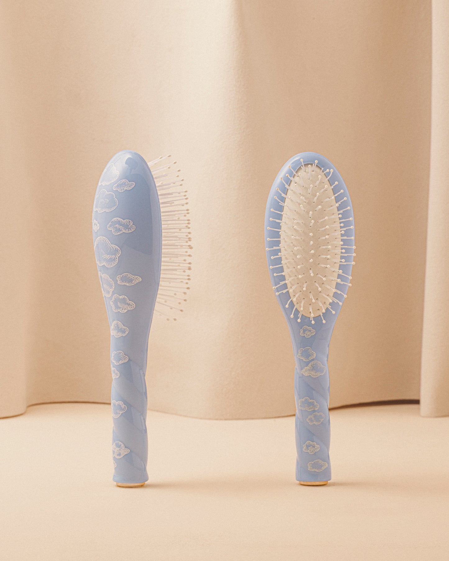 Duo: The Small Brush and its Limited Edition Cloud Pouch