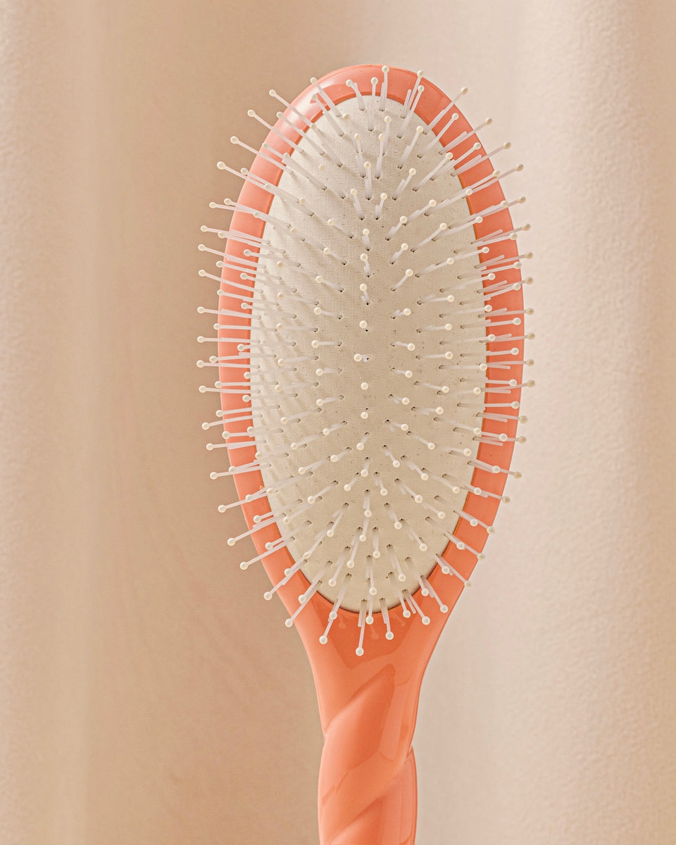 N.04 The Massaging Detangling HairBrush The Miracle Coral