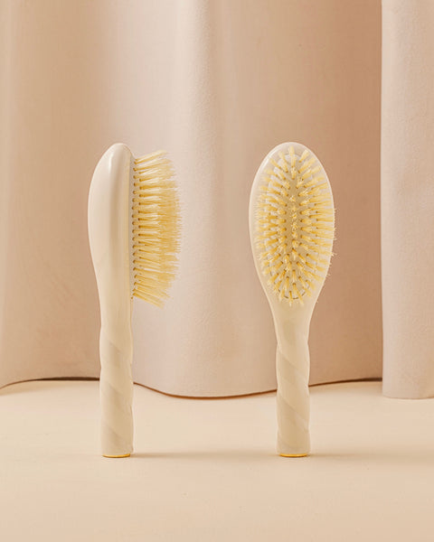 N.06 The Baby Hair Brush MY FIRST BRUSH Creamy White - Image 1