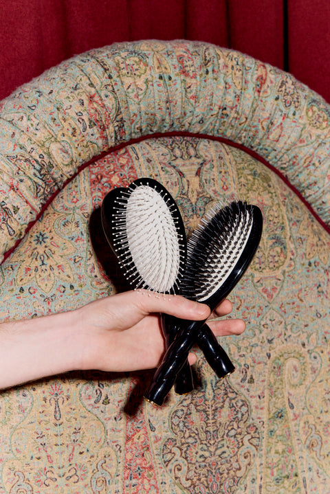 Black Edition N.04 El Cepillo Desenredante y Masajeador La Miracle - Image 2