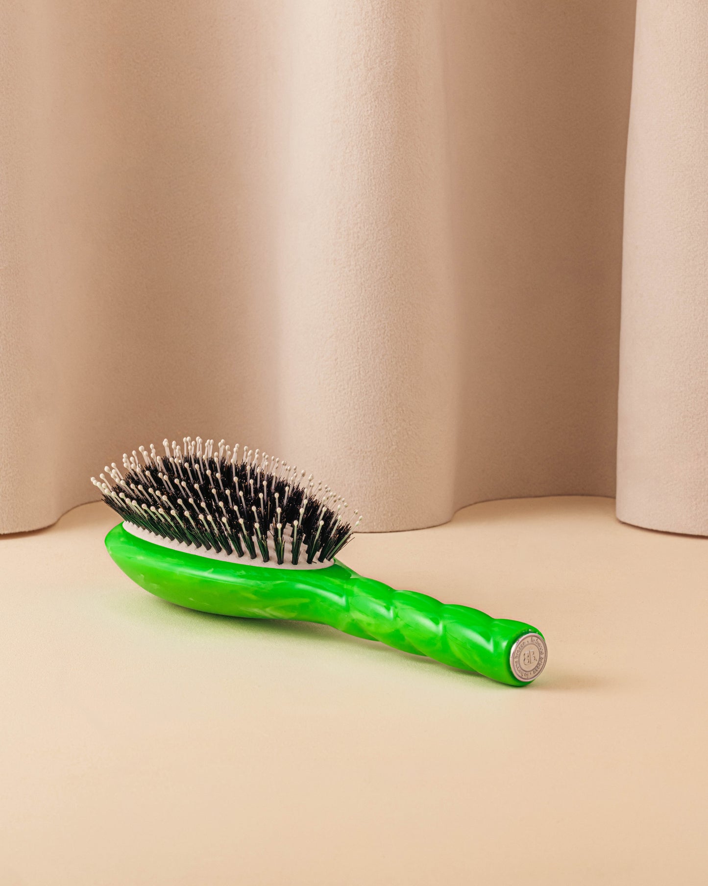 Roseanna x La Bonne Brosse N.03 The Sensitive Scalp Hairbrush The Gentle Essential Green Tie & Dye