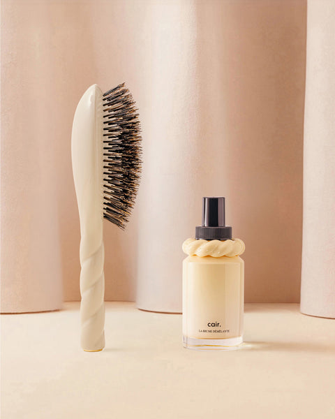 Detangling duo: La Bonne Brosse in Cream White and Cair detangling hair mist - Image 1