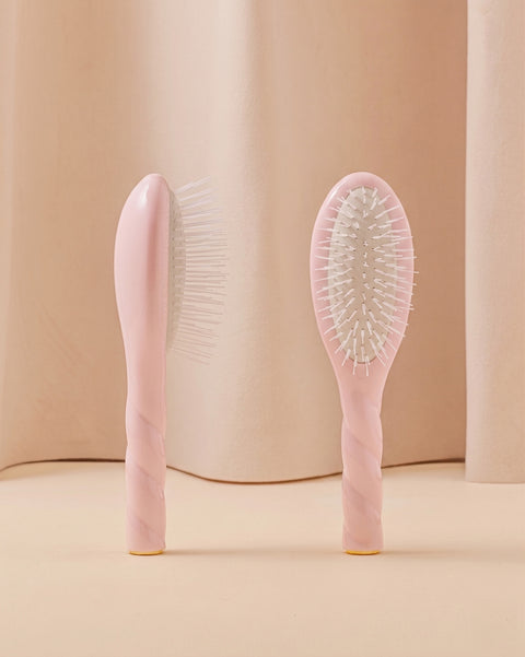 N.07 The Small Stimulating & Detangling HairBrush The Intense Lilac Pink - Image 1