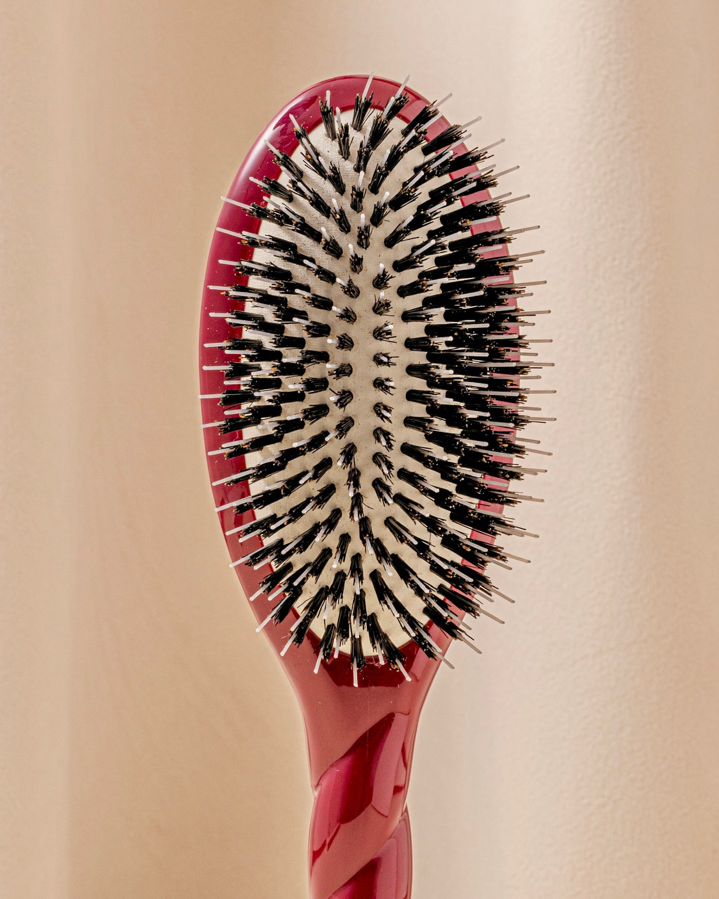 N.02 The Care & Detangling Hair Brush THE ESSENTIAL Cherry Red