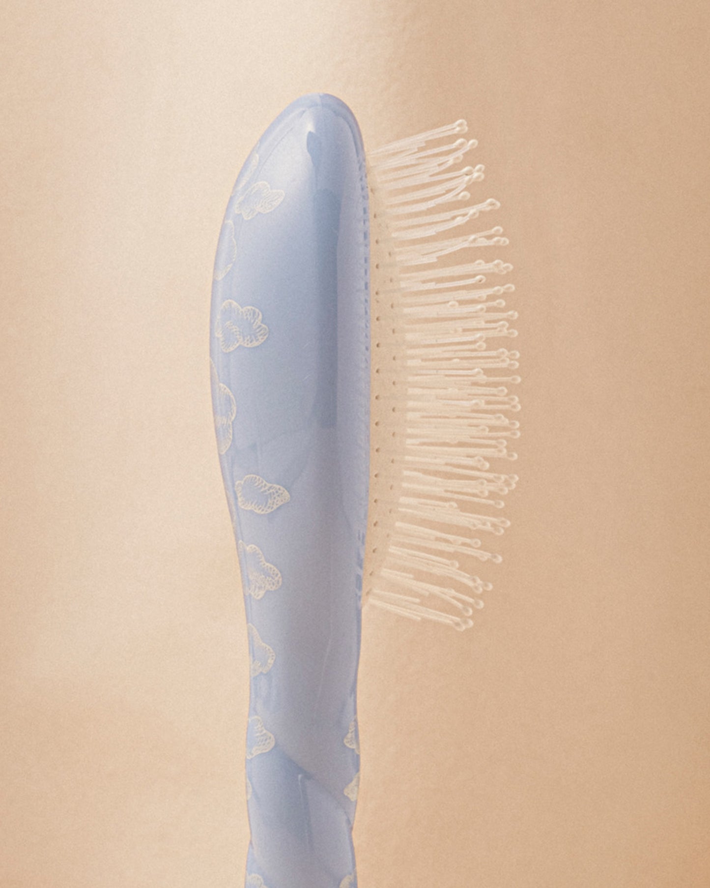 Limited Edition N.04 The Small Miracle Detangling & Vegan Hairbrush Cloud