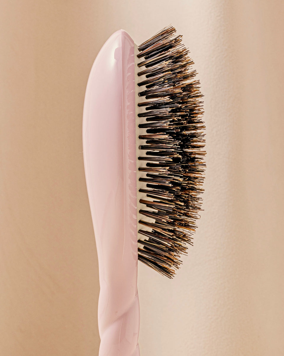 N.01 The Shine & Care Hair Brush The Universal Pink
