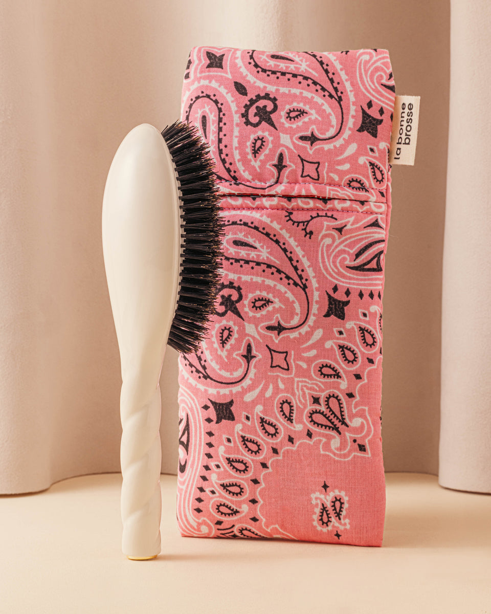 Call It By Your Name x La Bonne Brosse Pochette Grande Brosse Rose Pale