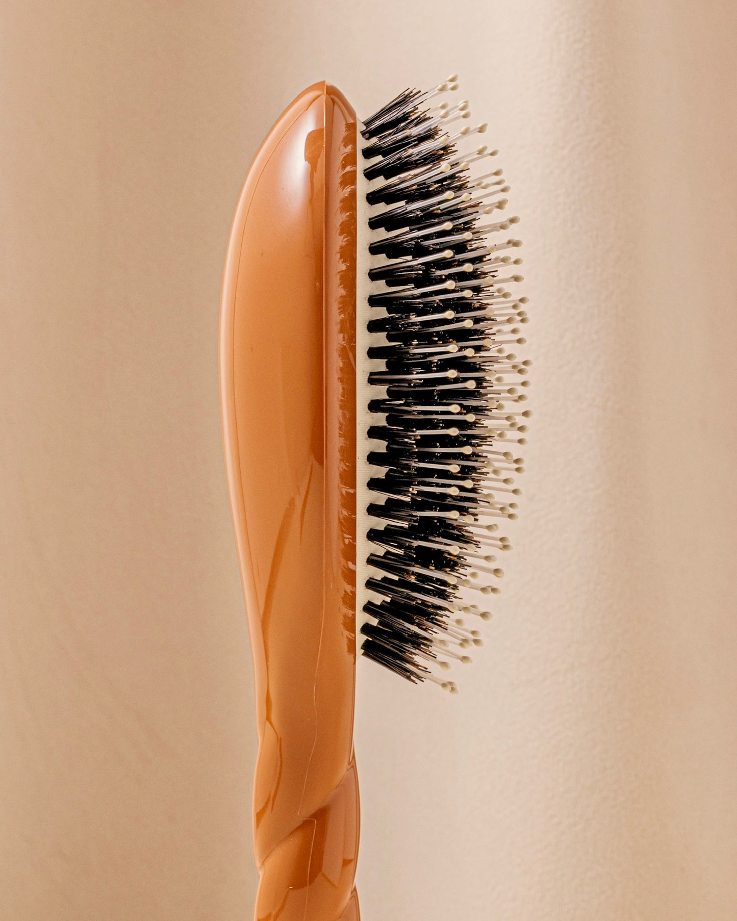 N.03 La Brosse Cuir Chevelu Sensible l'Indispensable Douceur Terracotta