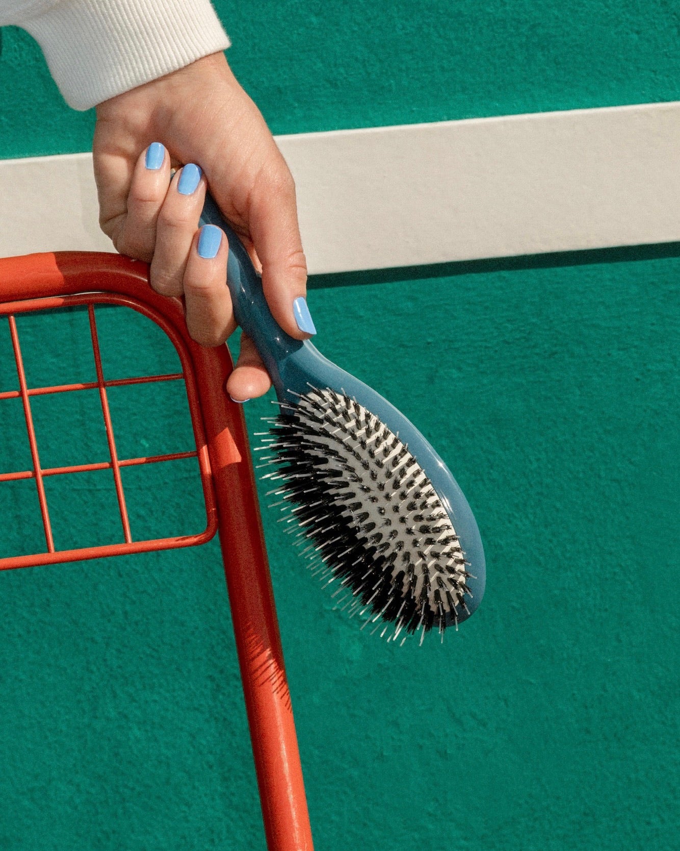 N.02 The Care & Detangling Hair Brush THE ESSENTIAL Blue