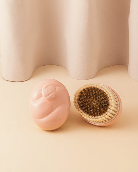 N.01 The Body Brush Sensitive Skin Powder Pink - Image 1