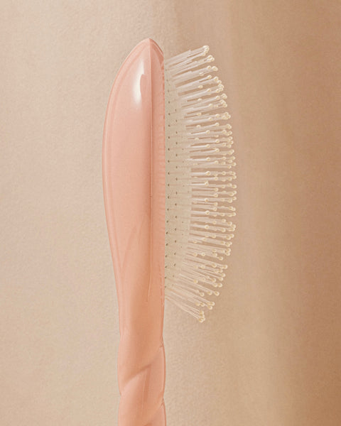 La Bonne Brosse "Octobre Rose" Limited Edition N.04 The Miracle Massaging and Detangling Hairbrush - Image 3