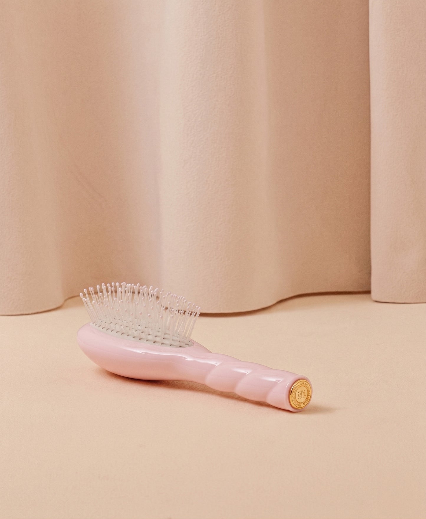N.04 The Small Massaging Detangling HairBrush The Miracle Lilac Pink
